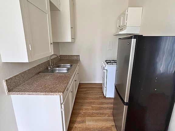 4th image of 1217 Cedar Ave APT 15