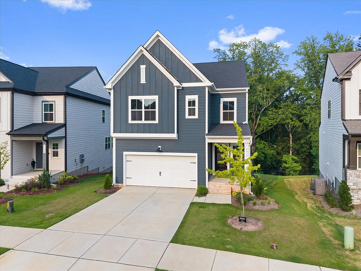 6 bed, 3587 sqft, $3,800 — Photo 2
