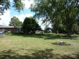 1145 W Choctaw Dr, London, OH 43140
