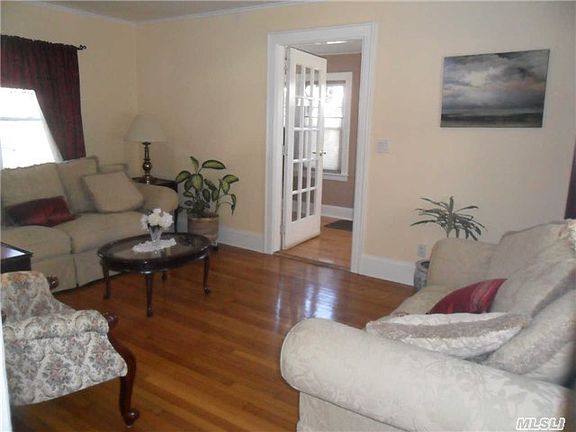 4th image of 74 Whitney Ave