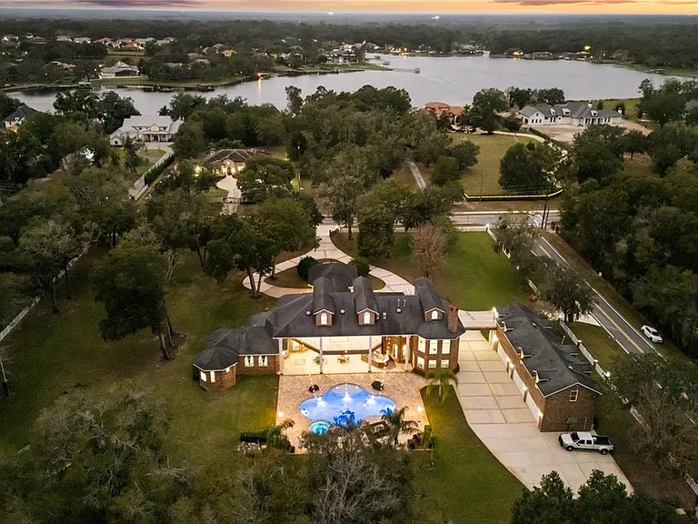 1501 Lake Markham Rd — Photo 13
