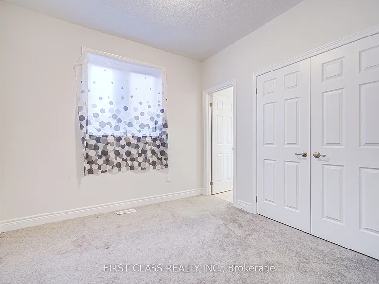 8 Nigh Dr — Photo 32