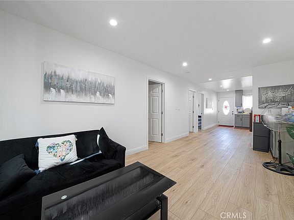 4th image of 501 W Marshall St