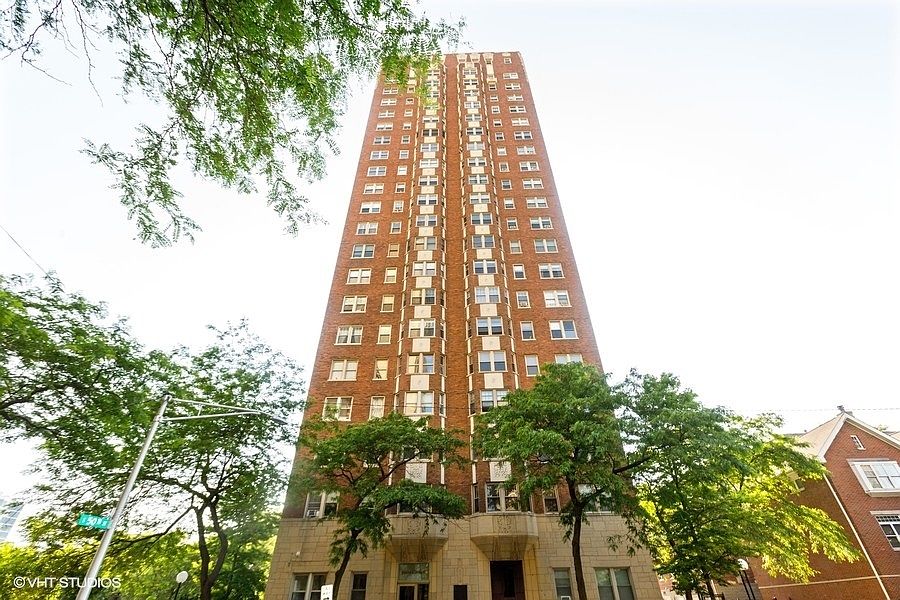 1st image of 5000 S Cornell Ave APT 8C