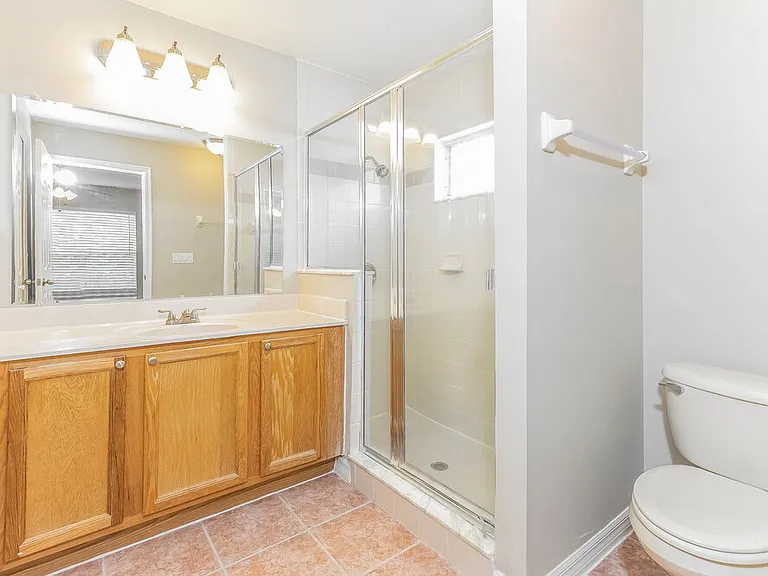 2221 Heathwood Cir — Photo 9