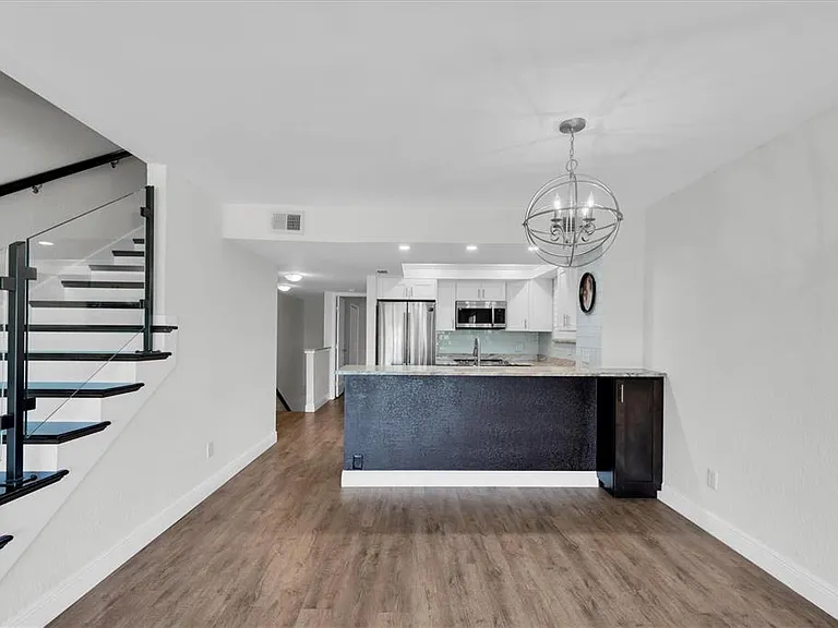 802 Hidden Harbour Dr — Photo 11