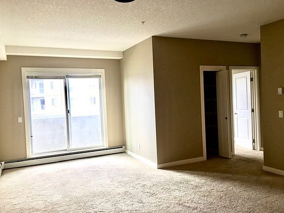 5th image of 604 E Lake Blvd NE