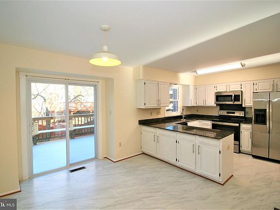 5th image of 1505 Templeton Pl