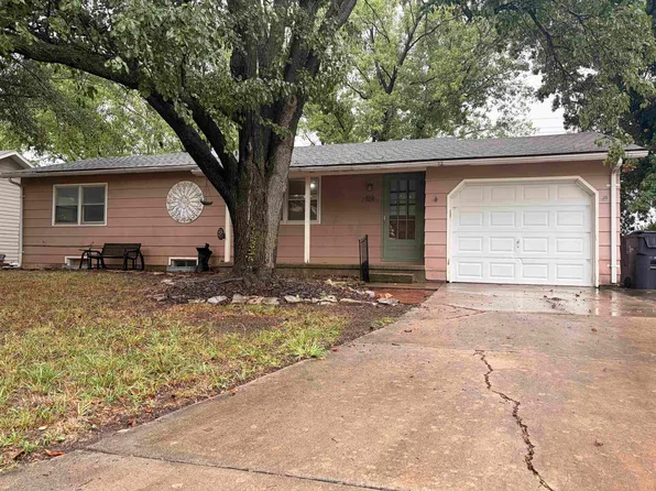 524 Meadowbrook Ct, Newton, KS 67114