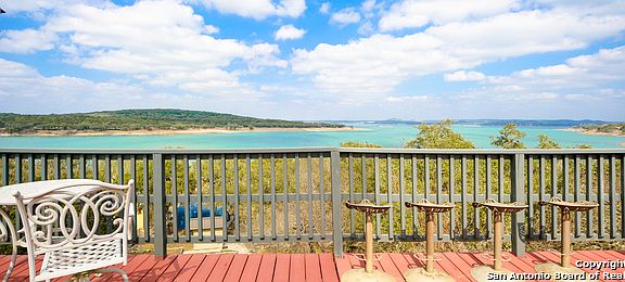 2nd image of 223 Spanish Oak Esplanade