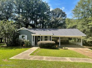 996 Greenview Trl NE, Brookhaven, MS 39601