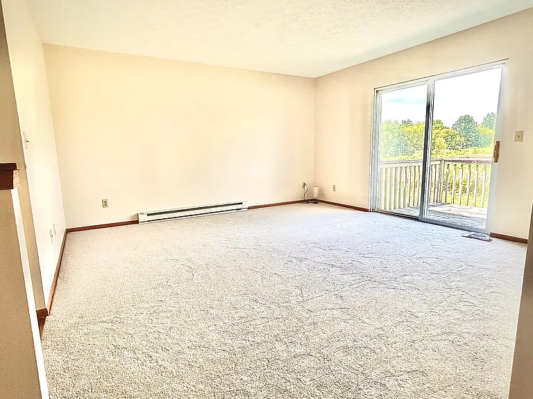 3601 Farmview Cir — Photo 3