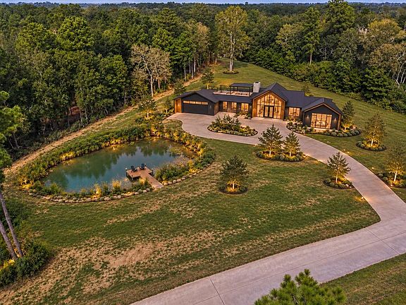3rd image of 13 Spring Branch Rd