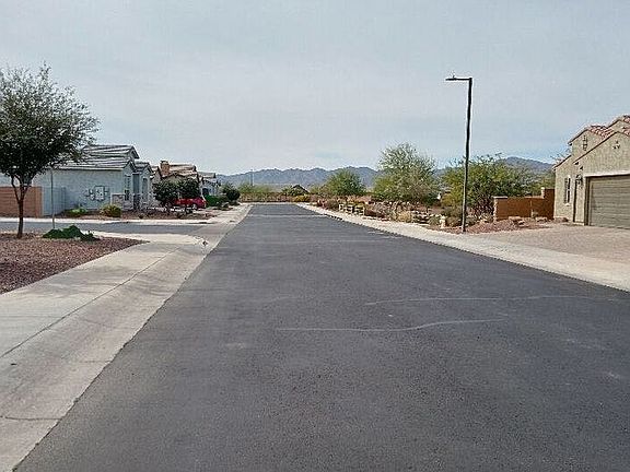 4th image of 17959 W Elm St