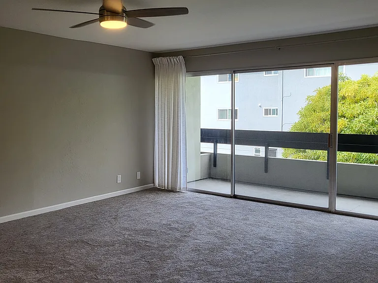 26 Hayward Ave #205 — Photo 12