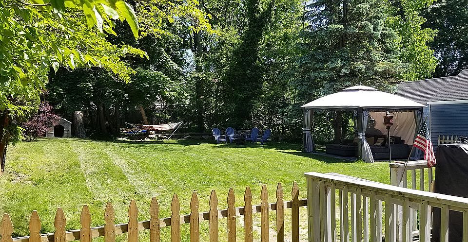2nd image of 444 Milton St