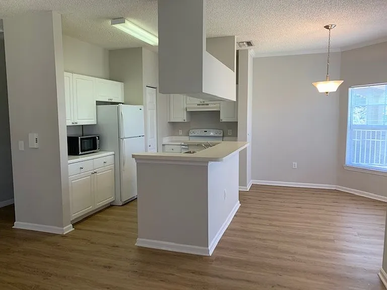 1821 Arbor Lakes Cir — Photo 5