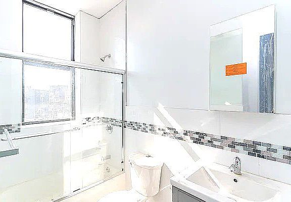 5th image of 247 Wilson Ave Floor 2