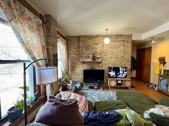 5th image of 2306 N Lincoln Ave APT 2C