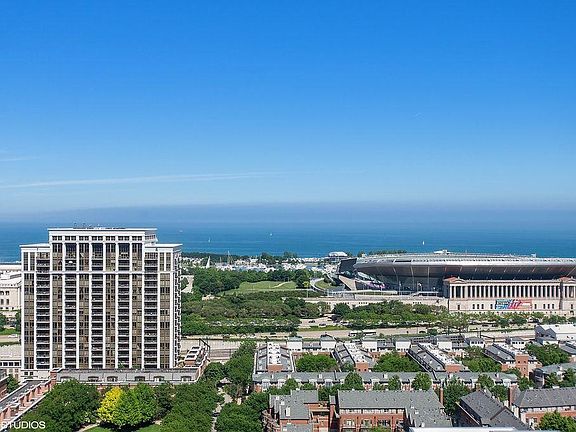 4th image of 1400 S Michigan Ave APT 2703