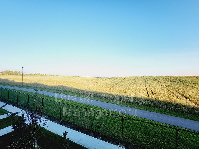 Edmonton Townhouse for rent - 3 Bedrooms — photo 15