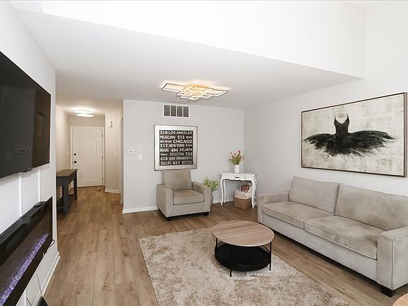 4th image of 1719 Autumn Ave Unit B