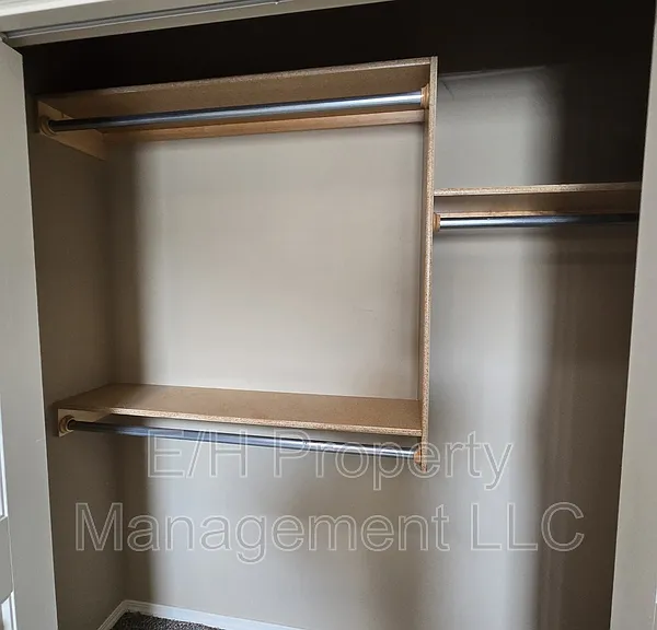 2146 N Woodlawn Blvd — Photo 40