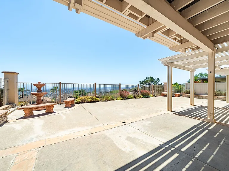 2283 Rock View Gln — Photo 42