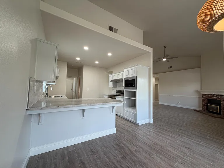 2128 E Saint Andrew Dr — Photo 8