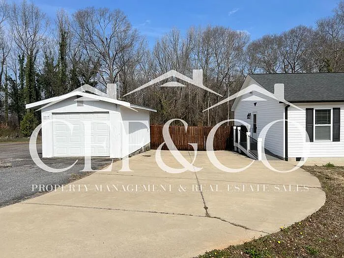 Building Photo - 1272 Gossett Rd