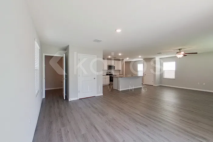 8602 SW 43rd Ter — Photo 4
