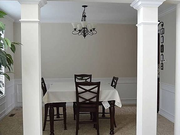 3rd image of 7534 Woodmere Ct