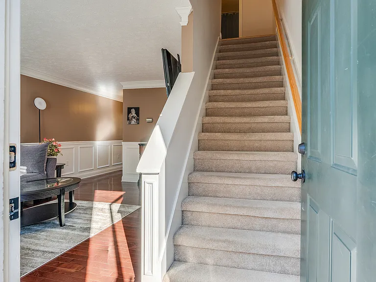 Eastley Ct — Photo 3