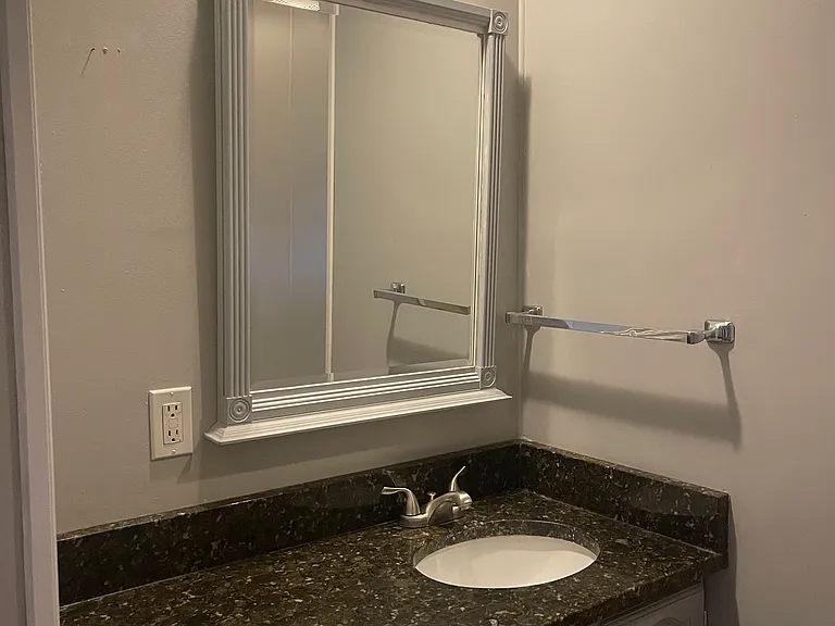 420 Chestnut St #1 — Photo 9