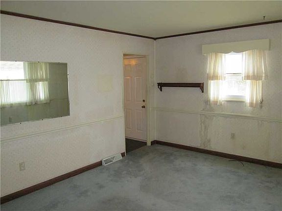 3rd image of 226 E Rockenstein Ave