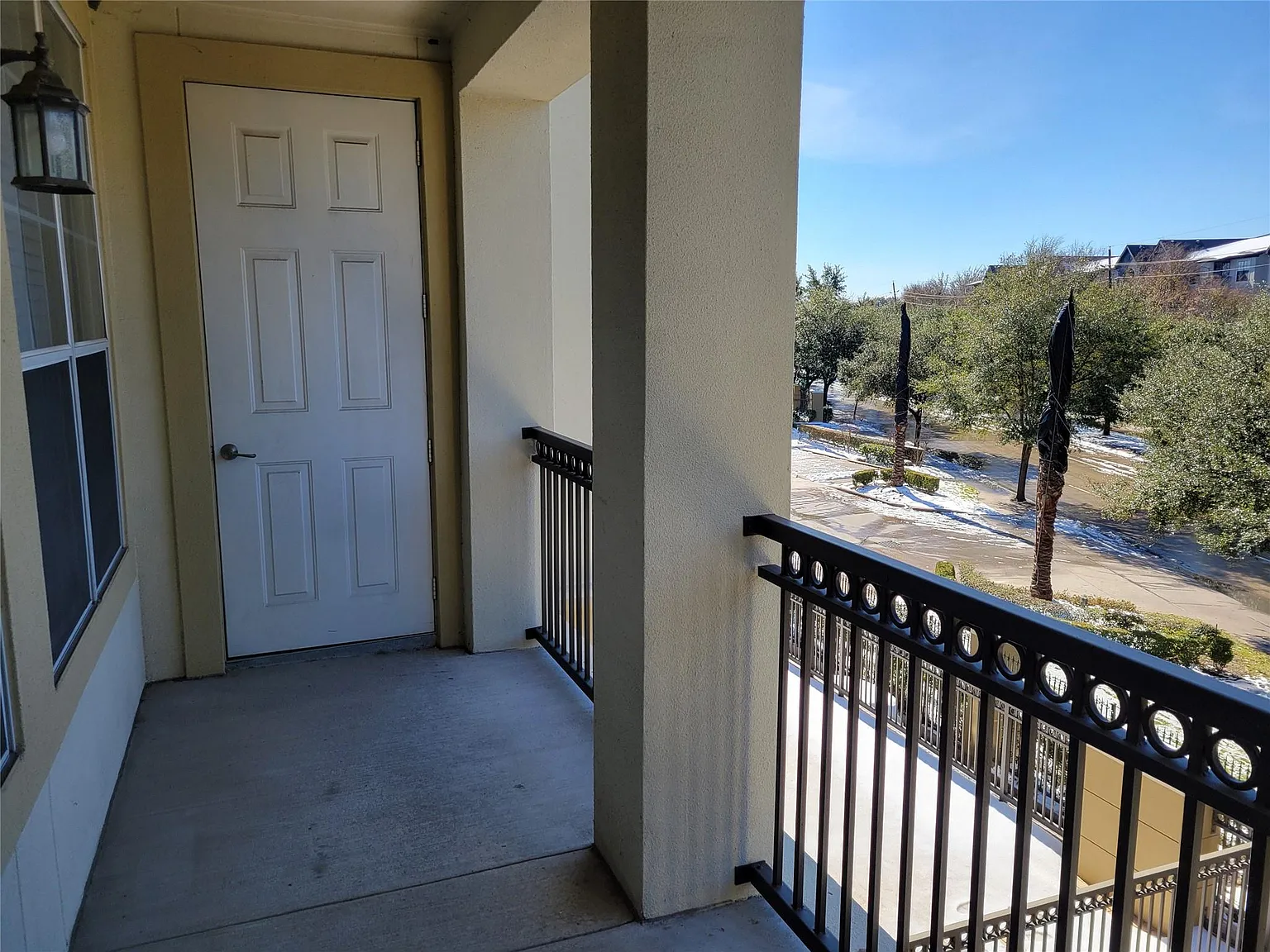 2 bed, 2.0 bath, 1208 sqft, $1,800 — Photo 4