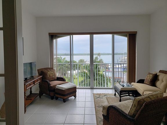 2nd image of 38 Harbour Isle Drive E #Ph06