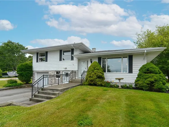 50 Shannon Ave, Tiverton, RI 02878