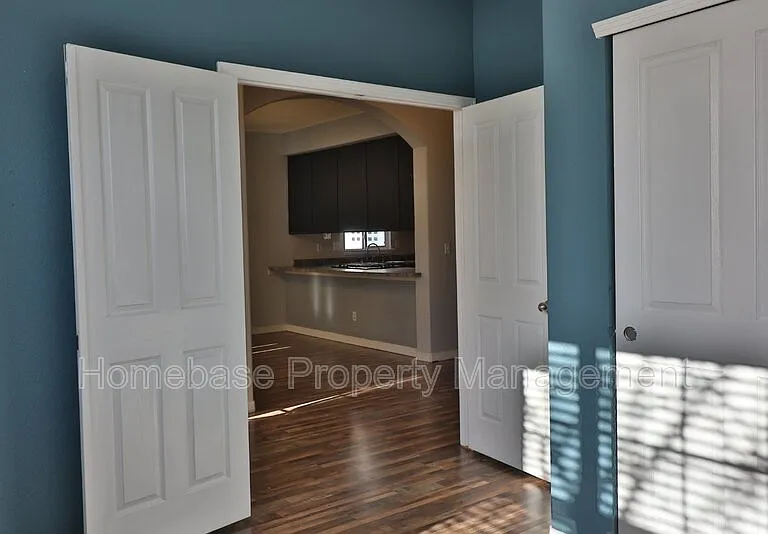 11583 E 118th Pl — Photo 2