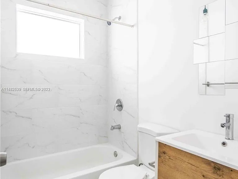 1561 Jefferson Ave #5 — Photo 13