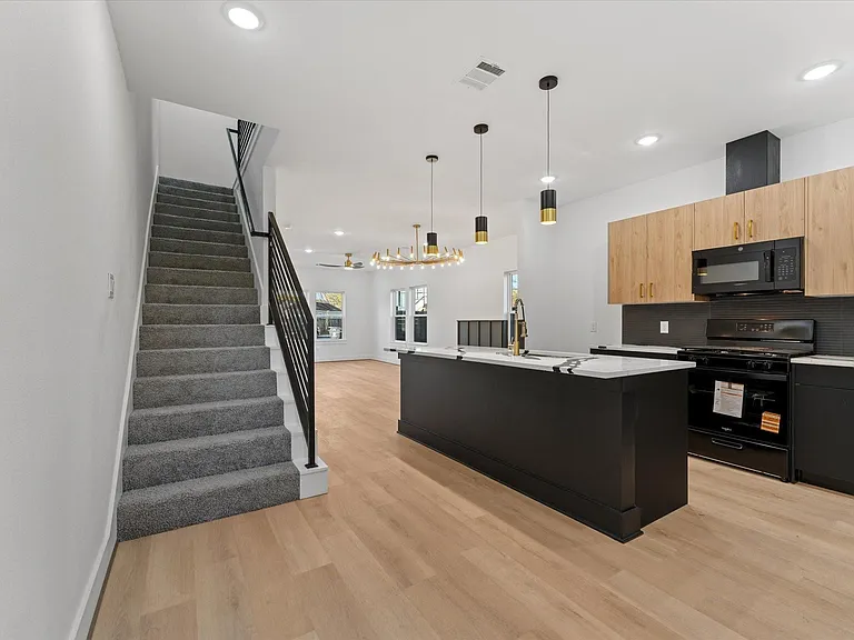 1010 Calvin Ave #B — Photo 11