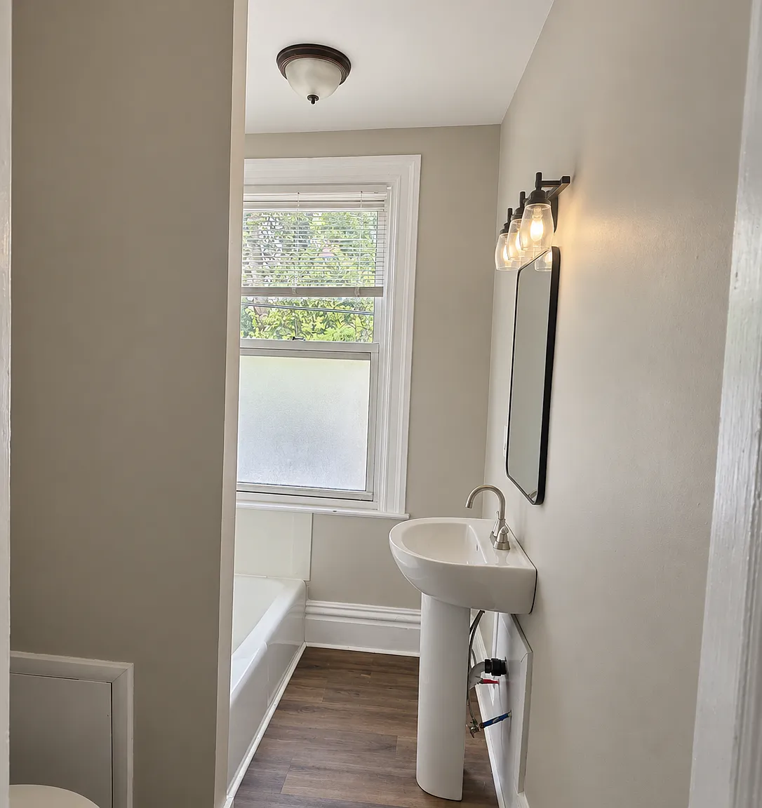 2 bed, 700 sqft, $1,150 — Photo 1