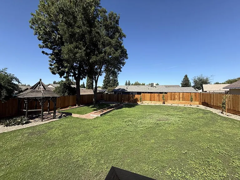 731 River Ave — Photo 20