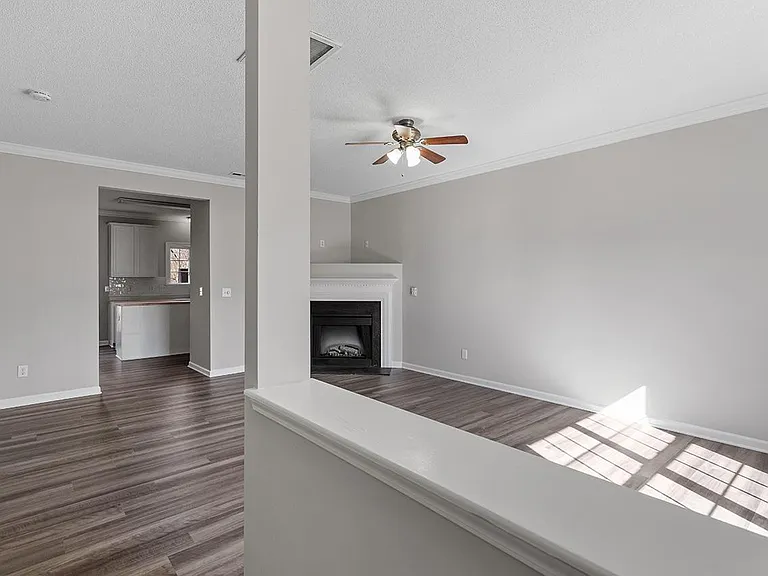 2839 Gross Ave — Photo 2