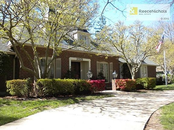 3515 W. 100th Street, Leawood, KS - Leawood Estates... circle drive