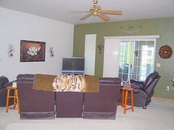 5th image of 4511 Mariposa Ct
