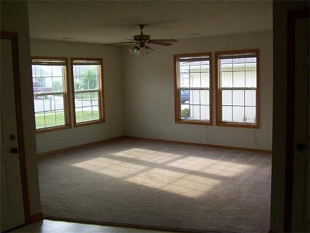 2nd image of 703 Meadow Ct