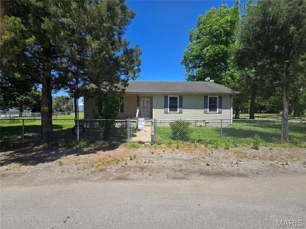 403 Tyler St, East Prairie, MO 63845