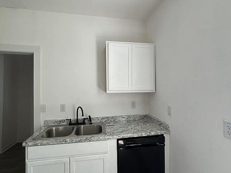 1744 Hicks St — Photo 17