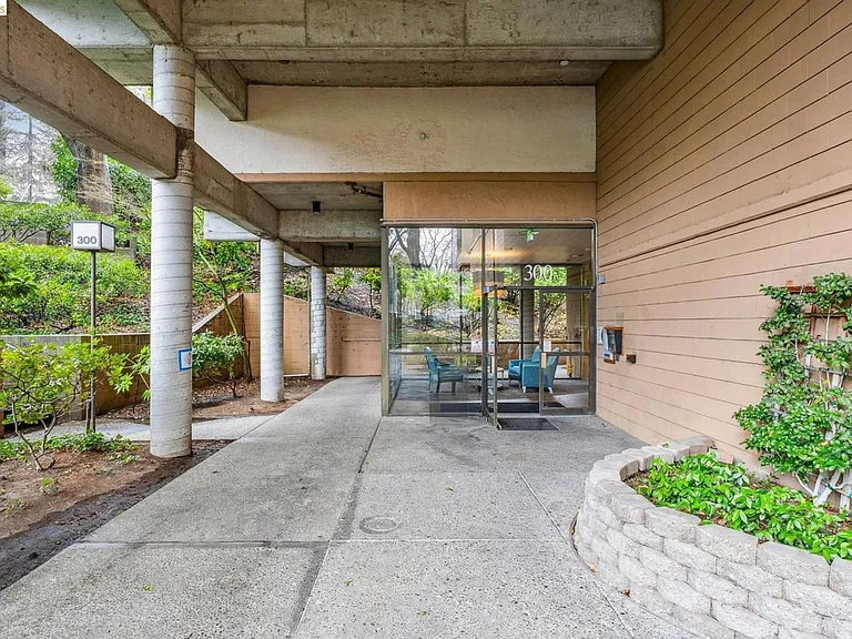 300 N Civic Dr #403 — Photo 18